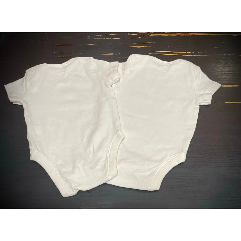 Twin girls matching old Navy Bodysuits 3-6m Multicolor 